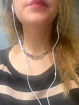 Snapshot of melisss2 chatting on October 14, 2025, 8:04 am melisss2 online show from October 14, 2025, 8:04 am