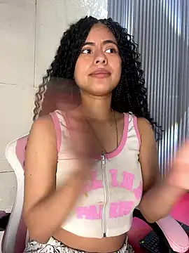 Snapshot of Eva_Feller69 chatting on January 15, 2026, 4:05 am Eva Feller69 online show from January 15, 2026, 4:05 am