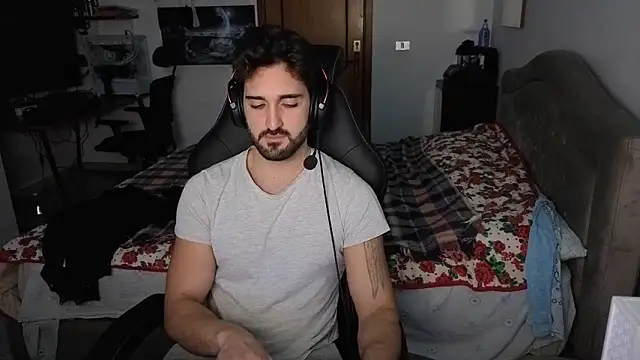 Al3xox02 online show from January 15, 2026, 8:56 pm