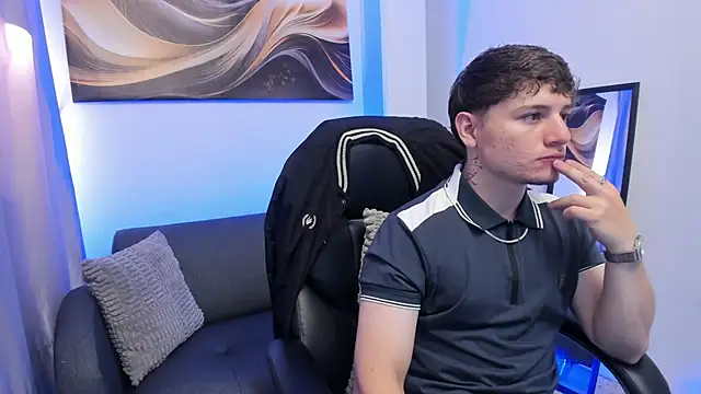 Leoo Miller online show from February 4, 2026, 4:29 am