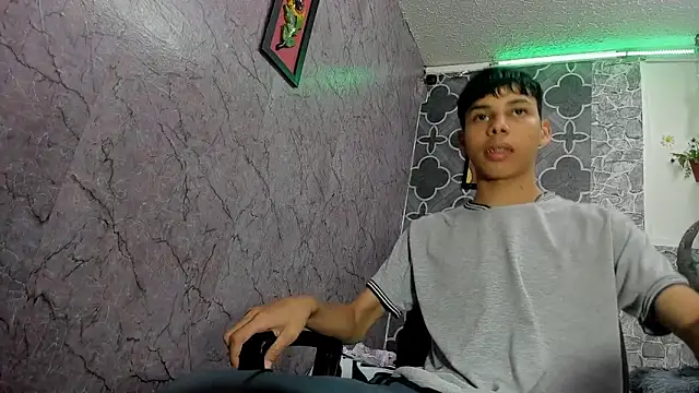 Snapshot of sexyboys_cutex18 chatting on February 14, 2026, 1:39 am sexyboys cutex18 online show from February 14, 2026, 1:39 am