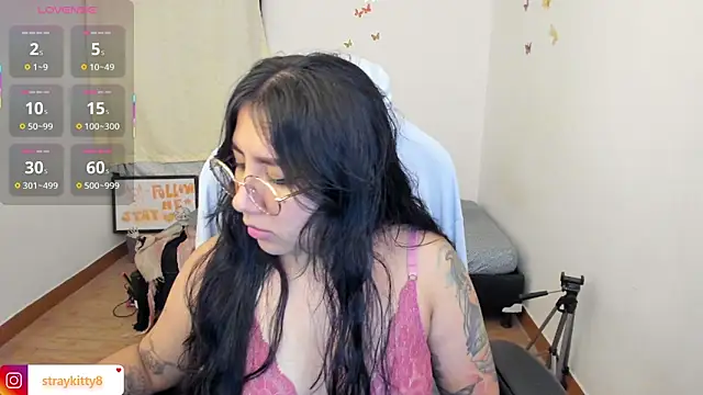 Snapshot of LoveLyy- chatting on October 7, 2025, 1:28 am LoveLyy- online show from October 7, 2025, 1:28 am