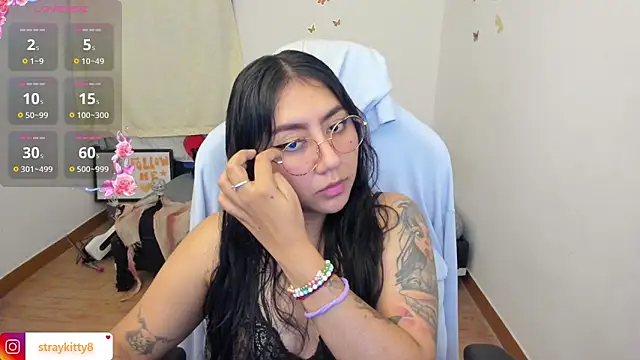 Snapshot of LoveLyy- chatting on October 9, 2025, 10:21 pm LoveLyy- online show from October 9, 2025, 10:21 pm