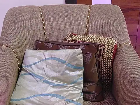 Snapshot of cute_zaraa chatting on November 19, 2025, 5:18 am cute zaraa online show from November 19, 2025, 5:18 am