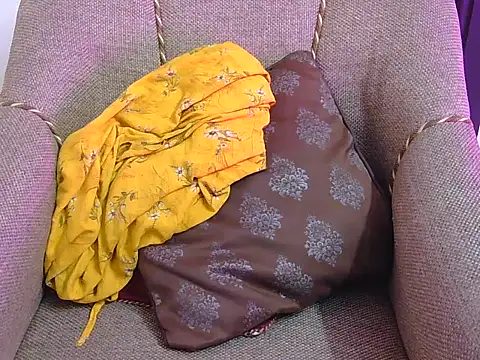 Snapshot of cute_zaraa chatting on December 20, 2025, 5:10 am cute zaraa online show from December 20, 2025, 5:10 am