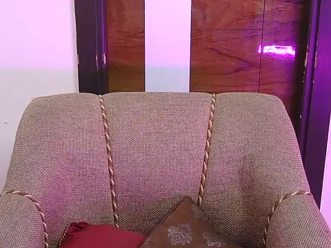 Snapshot of cute_zaraa chatting on December 21, 2025, 5:53 am cute zaraa online show from December 21, 2025, 5:53 am