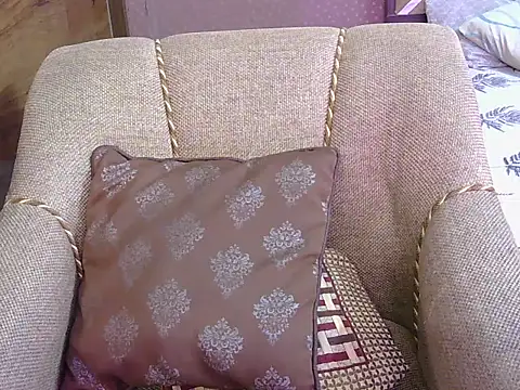 Snapshot of cute_zaraa chatting on December 18, 2025, 5:12 am cute zaraa online show from December 18, 2025, 5:12 am