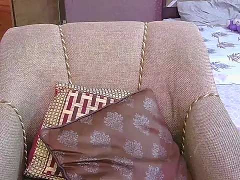 Snapshot of cute_zaraa chatting on December 17, 2025, 5:23 am cute zaraa online show from December 17, 2025, 5:23 am