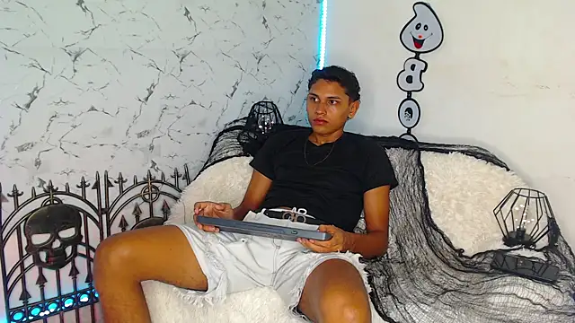 the crackopry online show from October 5, 2025, 4:53 pm