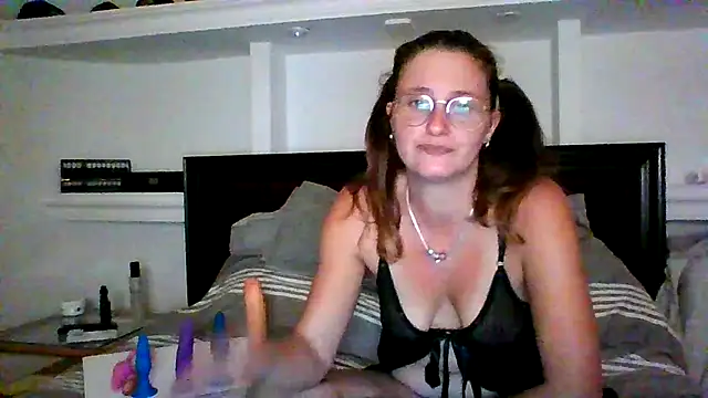 Snapshot of xcrazzycat chatting on October 13, 2025, 8:32 pm xcrazzycat online show from October 13, 2025, 8:32 pm