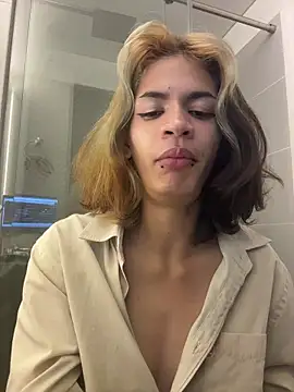 sukulaurens online show from November 19, 2025, 6:35 am