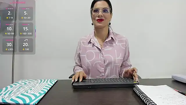 scarlett  m online show from November 15, 2025, 11:14 am