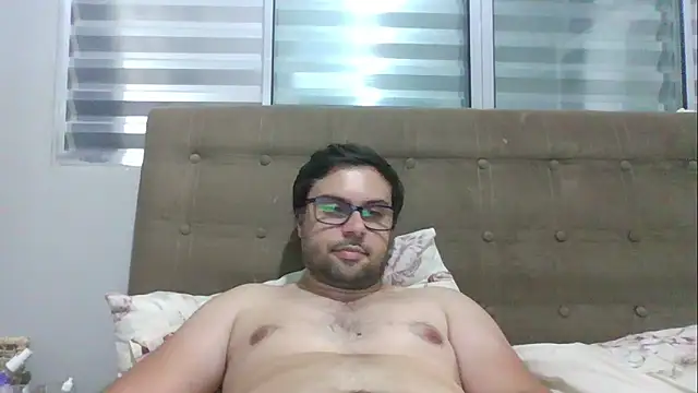 CasalManeiro25 online show from October 21, 2025, 11:37 pm