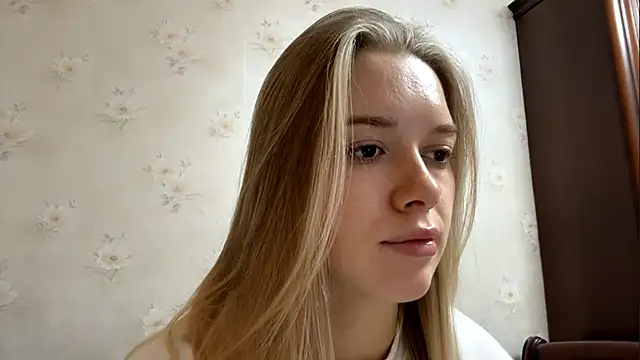 Snapshot of dreams_kitty chatting on October 14, 2025, 5:41 am dreams kitty online show from October 14, 2025, 5:41 am