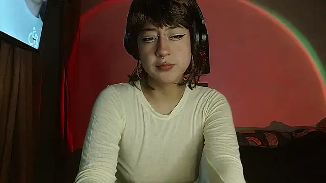 Snapshot of zora_blue777 chatting on February 4, 2026, 1:33 am zora blue777 online show from February 4, 2026, 1:33 am