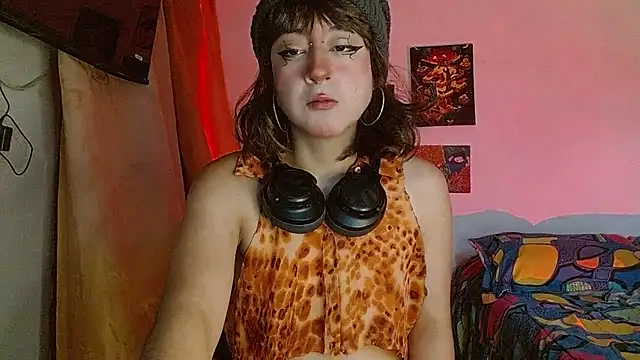 Snapshot of zora_blue777 chatting on February 2, 2026, 10:31 pm zora blue777 online show from February 2, 2026, 10:31 pm