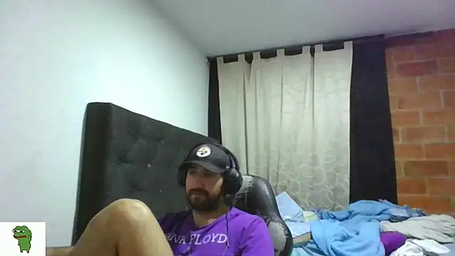 Snapshot of coolfriki chatting on July 6, 2026, 4:30 am coolfriki online show from July 6, 2026, 4:30 am
