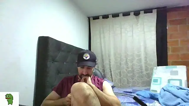 Snapshot of coolfriki chatting on July 21, 2026, 2:25 am coolfriki online show from July 21, 2026, 2:25 am