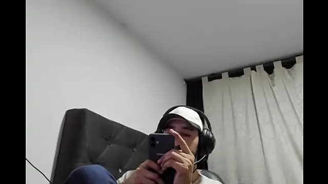 coolfriki online show from April 11, 2026, 5:37 am