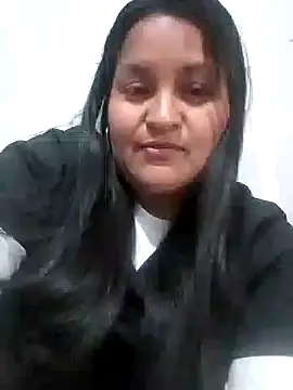 Snapshot of lucia00xx chatting on October 21, 2025, 11:48 pm lucia00xx online show from October 21, 2025, 11:48 pm
