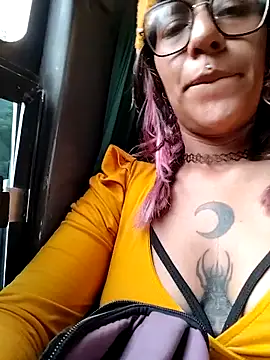 Abby 2-1 online show from November 6, 2025, 9:19 pm