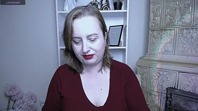 HelenFl online show from October 20, 2025, 7:09 am