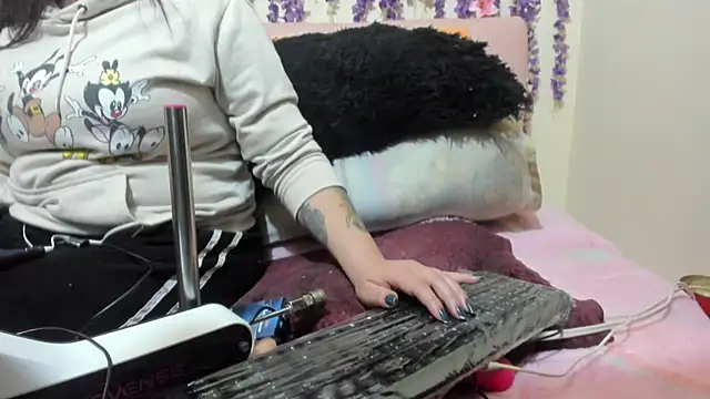 Lunabunnycreamy online show from January 15, 2026, 1:31 am