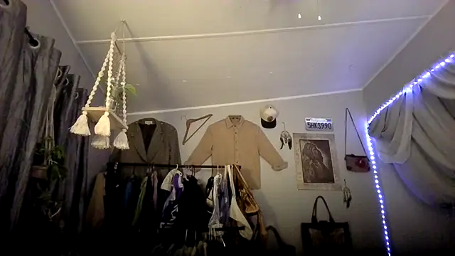 Snapshot of Dubbsssss chatting on March 12, 2026, 4:07 am Dubbsssss online show from March 12, 2026, 4:07 am