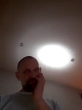 Snapshot of Remello1 chatting on February 27, 2026, 6:41 pm Remello1 online show from February 27, 2026, 6:41 pm