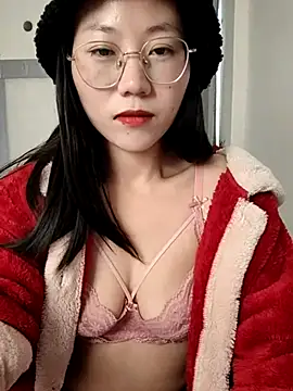 nini10052025 online show from December 5, 2025, 4:22 am