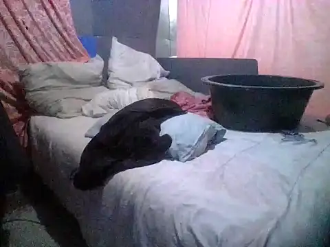 Snapshot of johnkus chatting on November 5, 2025, 6:44 pm johnkus online show from November 5, 2025, 6:44 pm