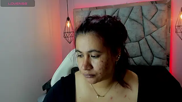 Snapshot of Addyy_02 chatting on May 9, 2026, 6:33 pm Addyy 02 online show from May 9, 2026, 6:33 pm