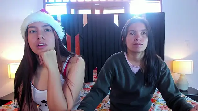 Sofy and Mia online show from December 15, 2025, 12:44 pm