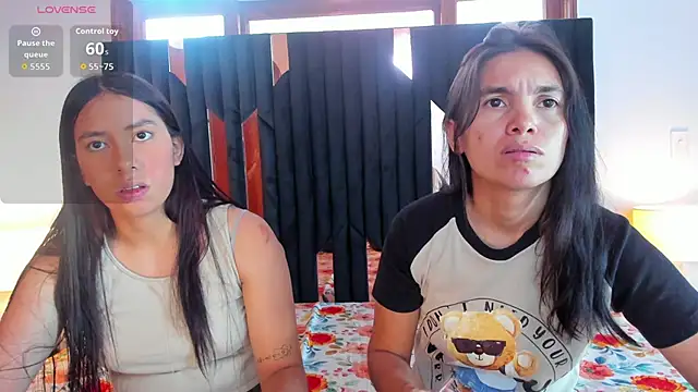 Sofy and Mia online show from November 20, 2025, 12:28 pm