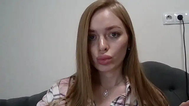 Selynora online show from March 14, 2026, 9:21 pm