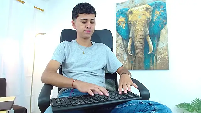 Alancum7 online show from November 4, 2025, 1:04 pm