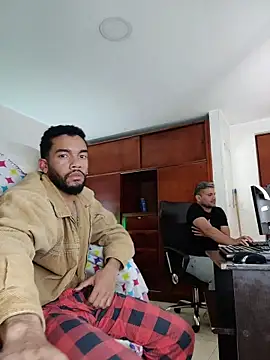 andresnoir  online show from January 15, 2026, 3:32 am