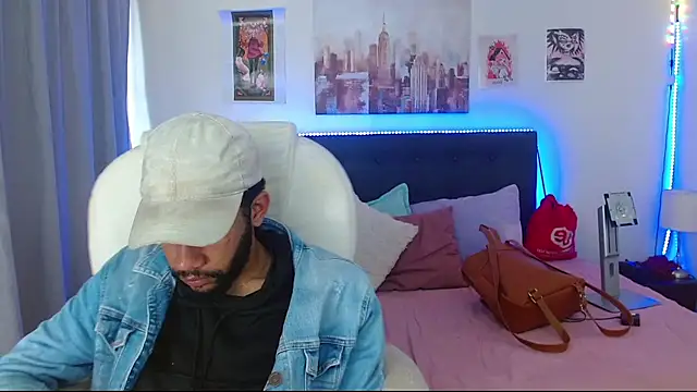 andresnoir  online show from December 22, 2025, 1:55 pm