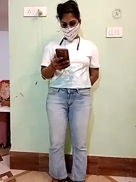 Snapshot of Muskan_tomar chatting on October 7, 2025, 7:20 am Muskan tomar online show from October 7, 2025, 7:20 am