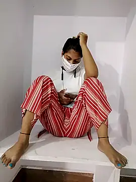 Snapshot of Muskan_tomar chatting on October 8, 2025, 2:35 am Muskan tomar online show from October 8, 2025, 2:35 am