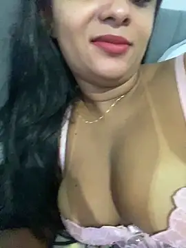 Brunamorenago online show from February 7, 2026, 11:18 am