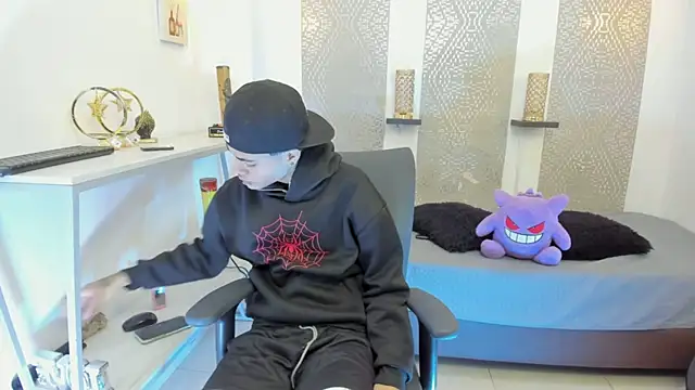 JacobBlackwell  online show from December 14, 2025, 7:30 pm