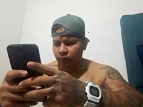 Snapshot of jordan_bigcock_ chatting on February 15, 2026, 12:11 am jordan bigcock online show from February 15, 2026, 12:11 am