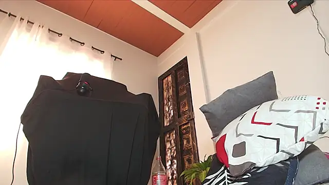 s-sweett online show from October 29, 2025, 3:11 pm