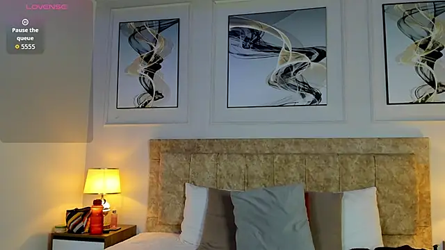 celeste collins  online show from November 28, 2025, 4:01 am