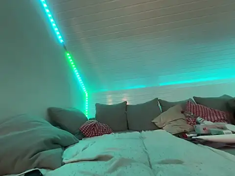 goddesemiiyy online show from December 1, 2025, 7:59 pm