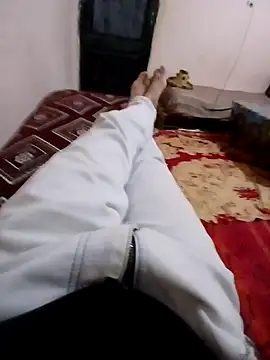 latarak321 online show from April 1, 2026, 5:43 pm