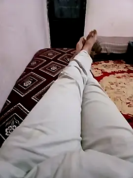 latarak321 online show from April 15, 2026, 7:18 pm