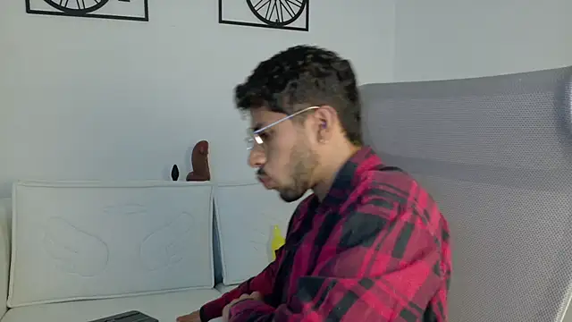 Snapshot of ALANVILLA_LOBO chatting on October 17, 2025, 7:15 pm ALANVILLA LOBO online show from October 17, 2025, 7:15 pm