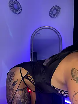 LunaAdamsx online show from November 5, 2025, 10:40 am